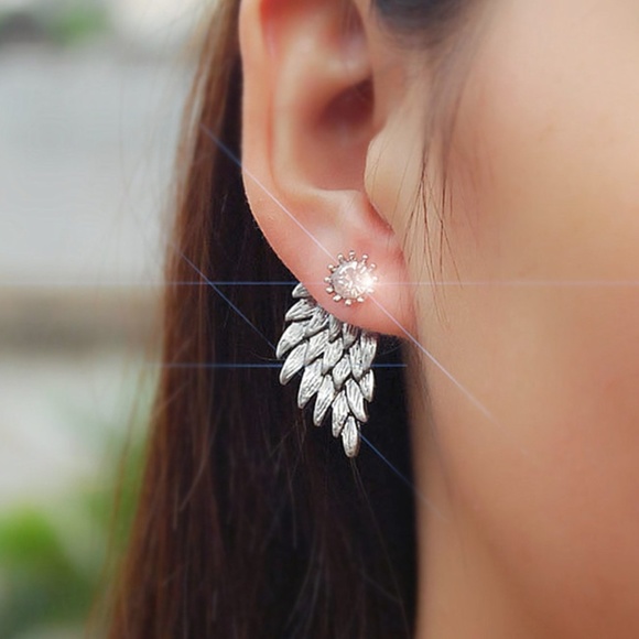 Jewelry - NEW angel wing ear jackets
